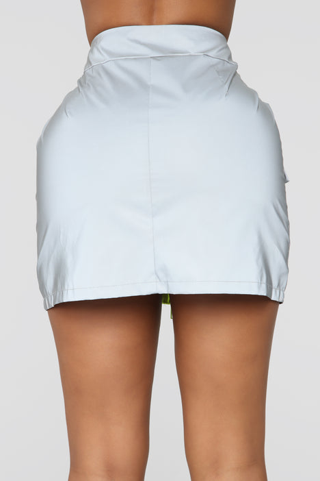 Fasten up deals reflective skirt set