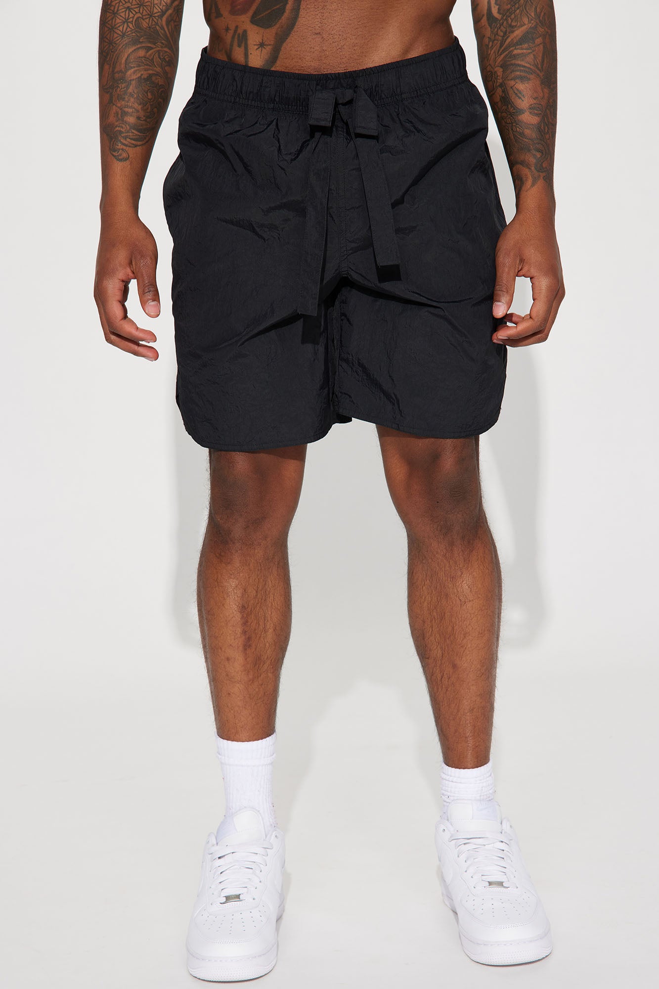 Crinkle outlet nylon shorts