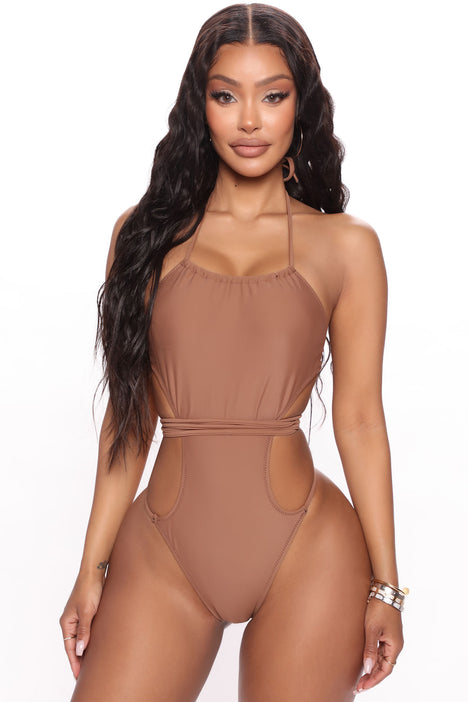 Fashion nova cut discount it high swimsuit