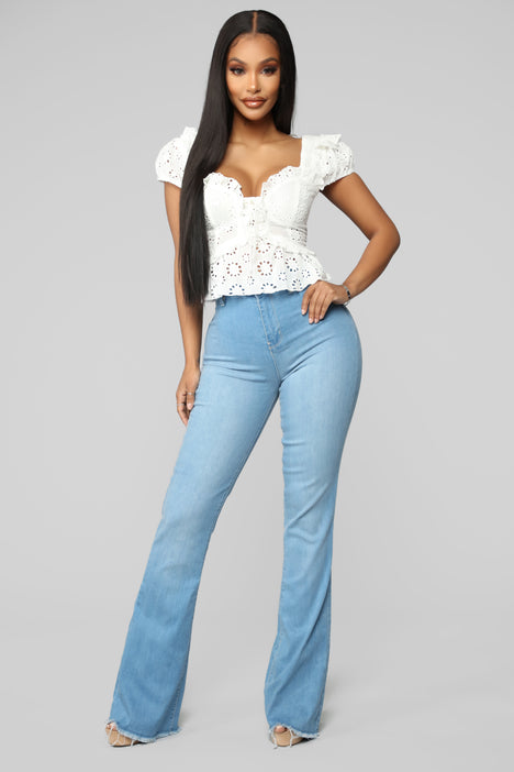 Fashion nova hot sale valentina jeans