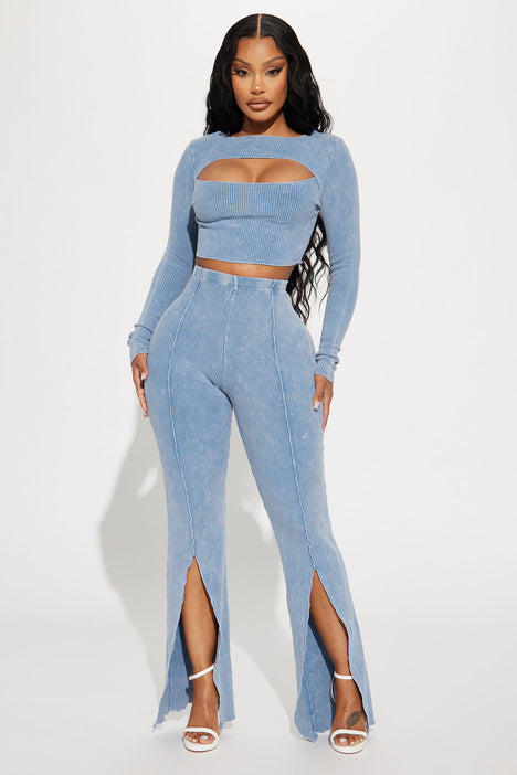 Fashion nova blue pants deals