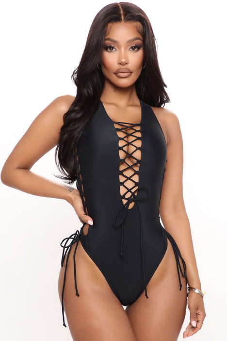 Fashion nova swimsuit sizing sale