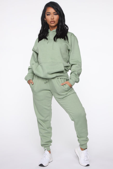 Fashion nova stole top your boyfriend's oversized joggers