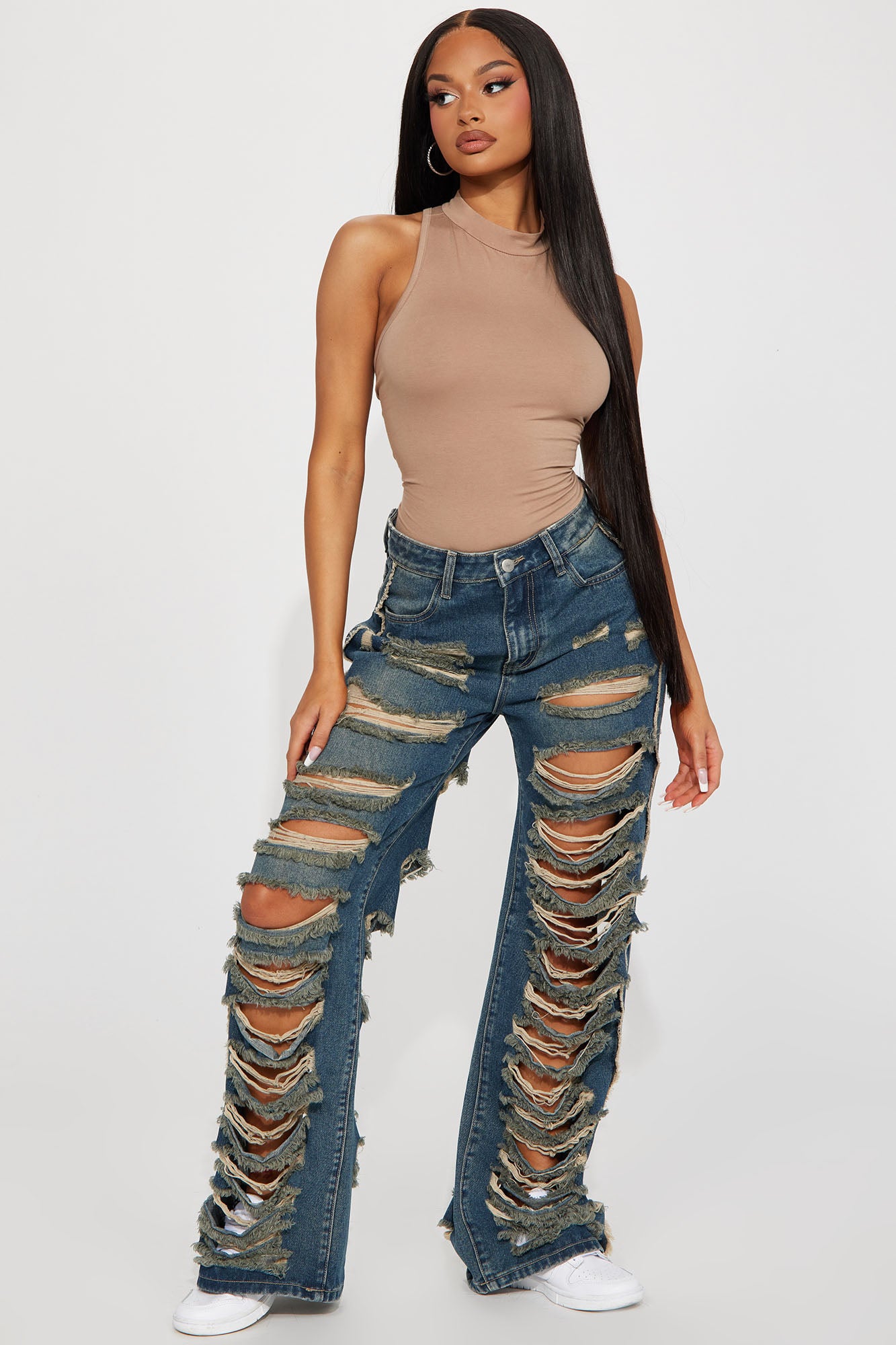 Ripped jeans women's fashion nova 2025