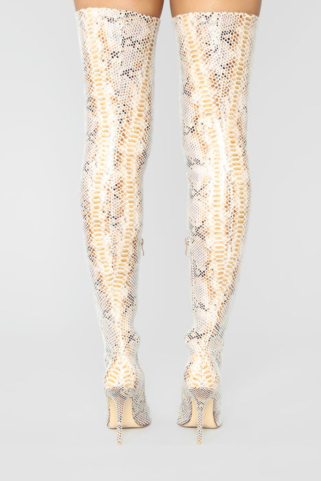 Fashion nova cheap snake boots
