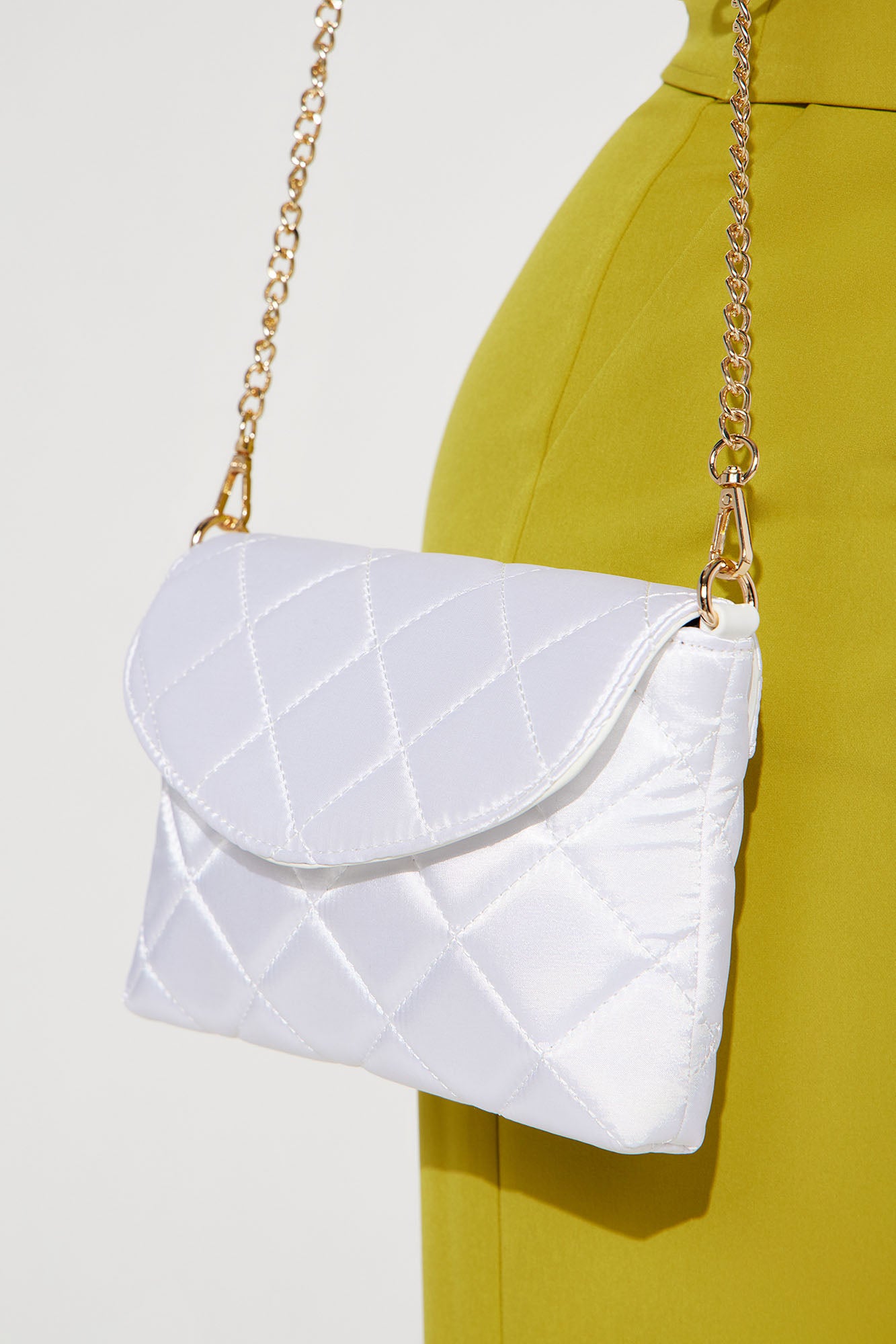 Fashion nova clutch hotsell bags