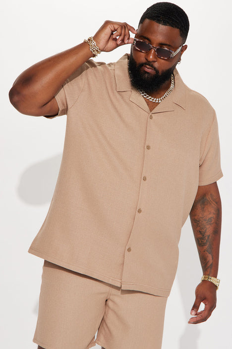 Short sleeve button store up