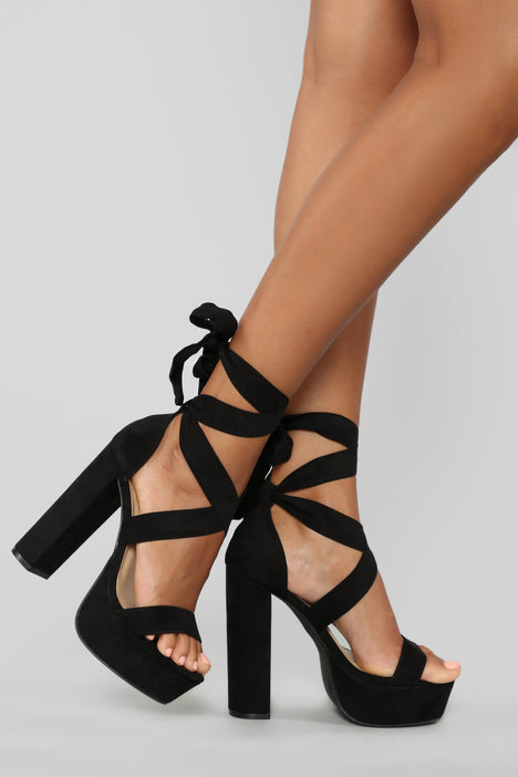 Fashion nova online plot twist heel
