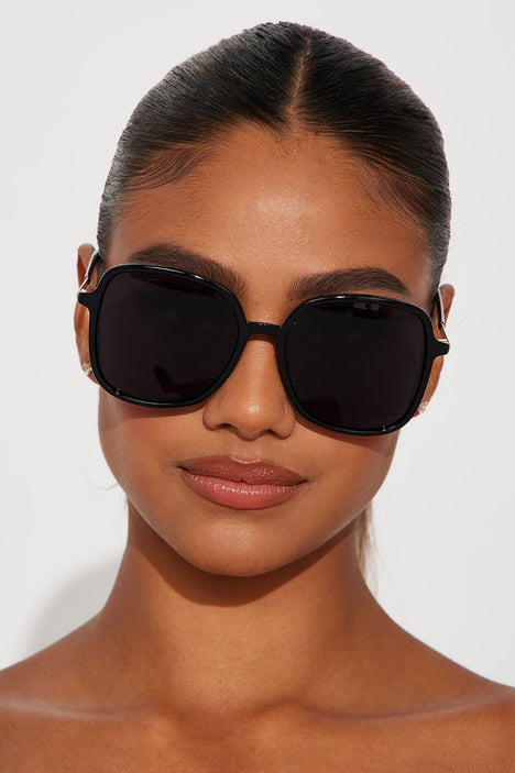 Lapima Joana - SUN Black Solid | Sunglasses | Black Optical