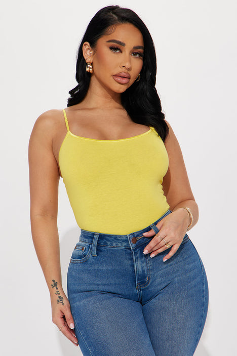 Yellow tank top outfit deals