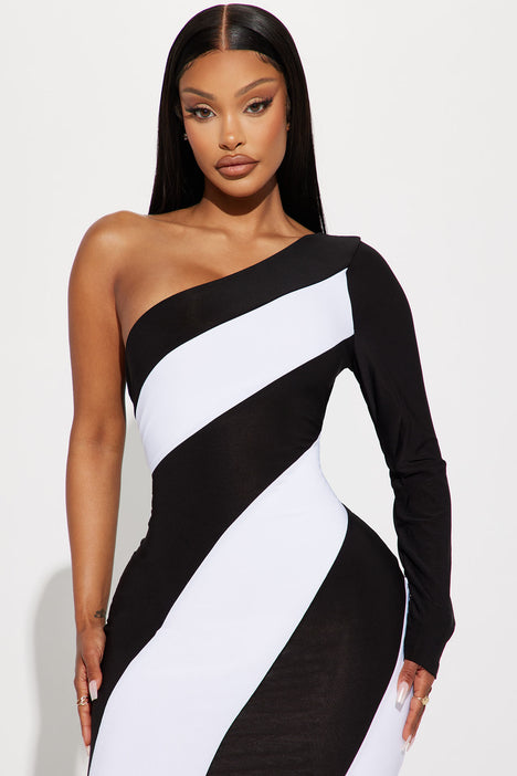 White and black sales maxi dress