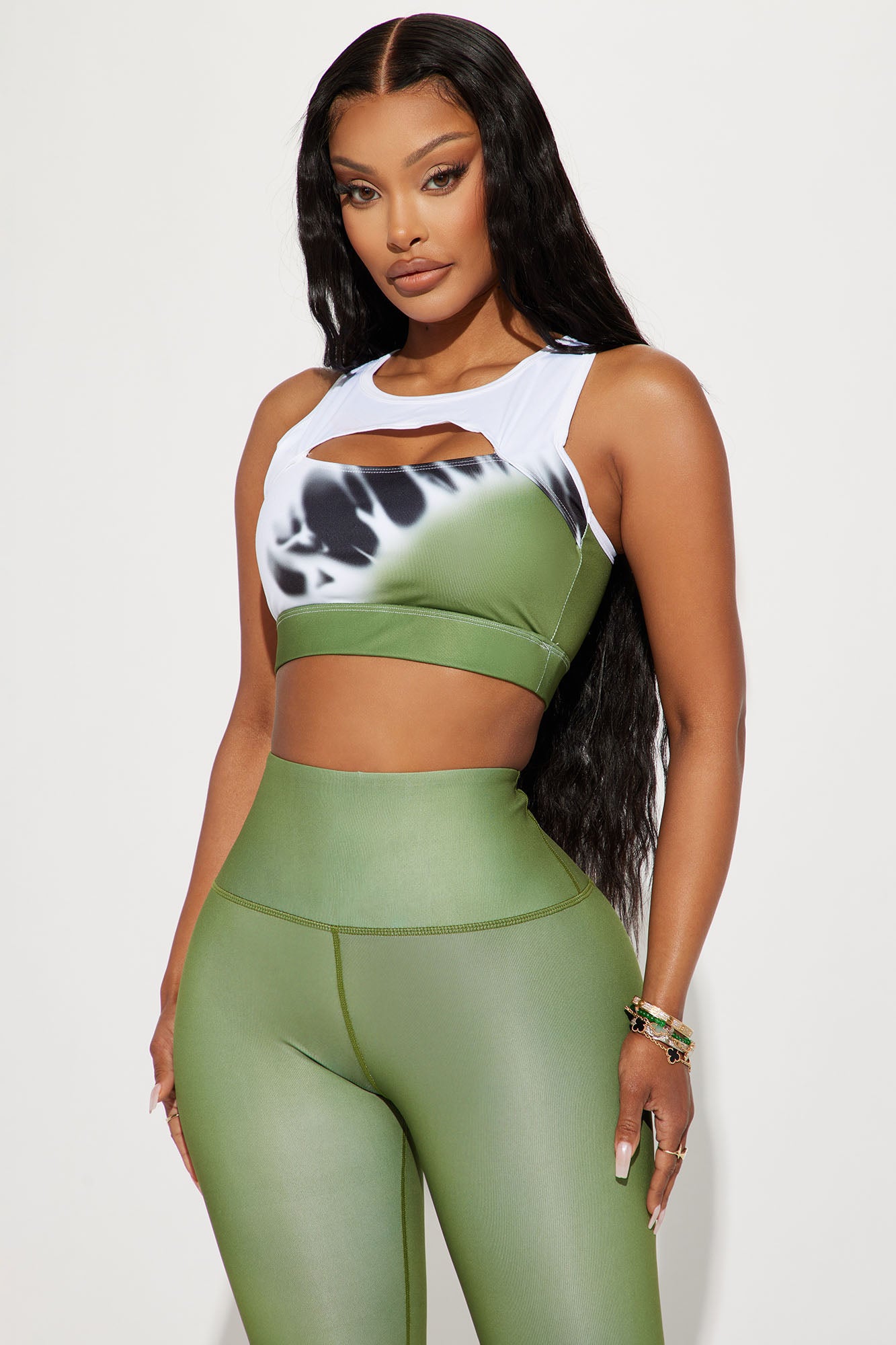 New Member Cut Out Sports Bra - Olive/combo