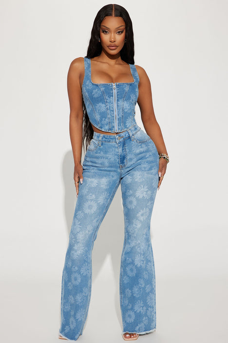 Daisy Chain Floral Flare Print Jeans - Light Blue Wash | Fashion Nova, Jeans Fashion Nova
