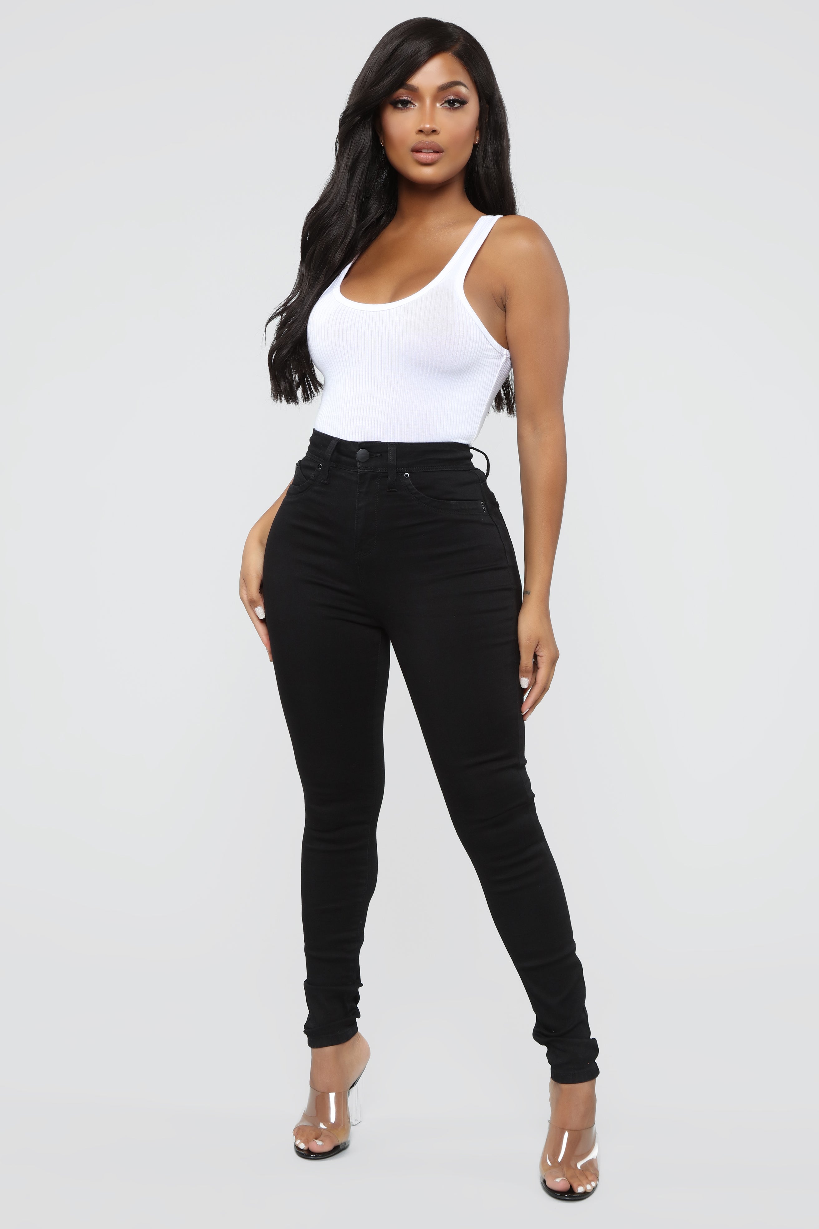 Statuesque Booty Lifting Jeans - Black
