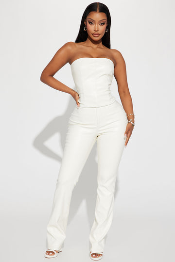 White jean jacket fashion nova online