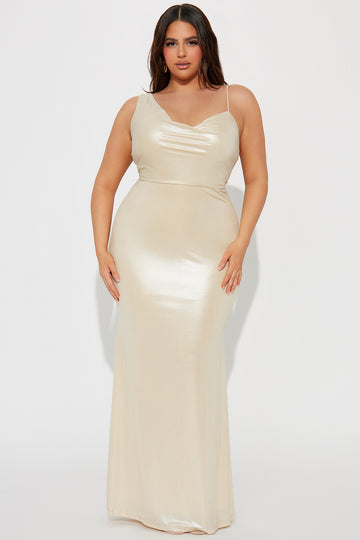 Fashion nova plus 2025 size dress sale