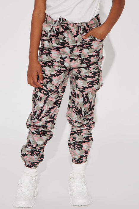 Fashion nova pink camo hot sale pants