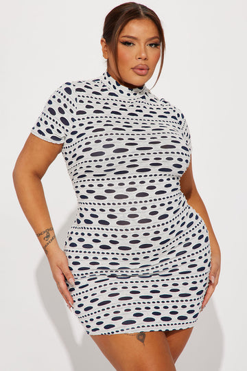 Fashion nova plus 2025 size dress sale