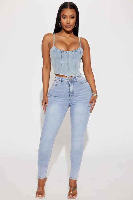 Fashion nova jeans sales for skinny girl