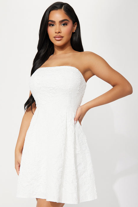 White tube dress sale fashion nova
