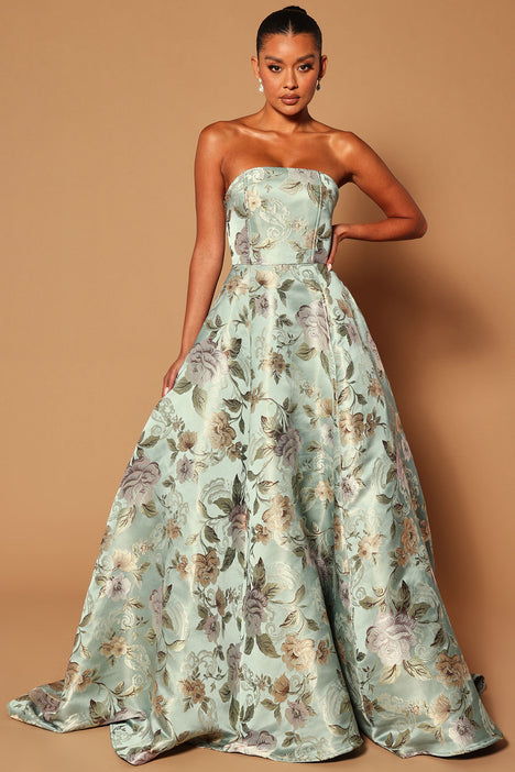 Fashion nova discount ball gowns