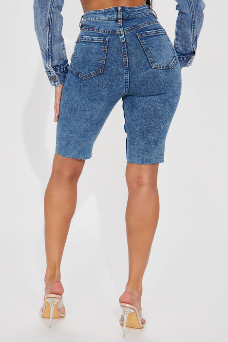 Fashion nova jeans short girl discount