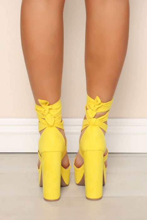 Plot twist hotsell heel fashion nova