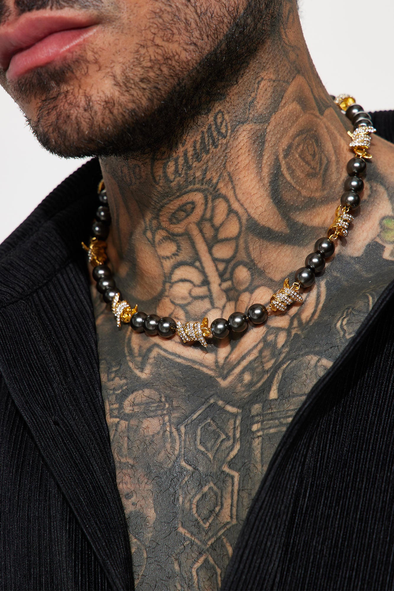 Gold barbed wire choker clearance