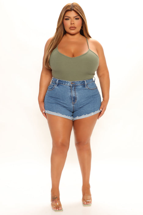Fashion nova plus hotsell size jean shorts