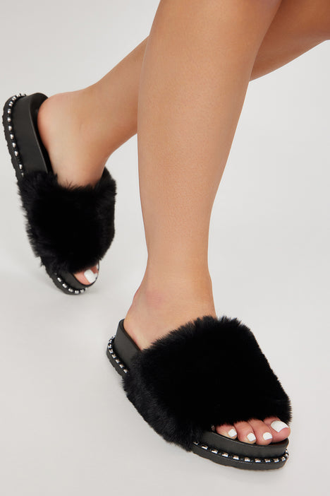 Fluffy slides outlet fashion nova