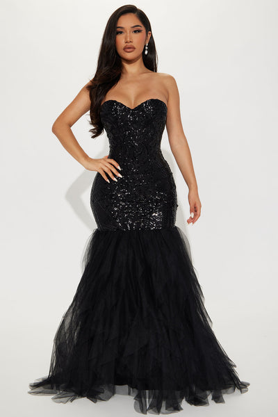Black dress for store funeral fashion nova