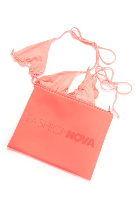 Fashion nova outlet shopping bag
