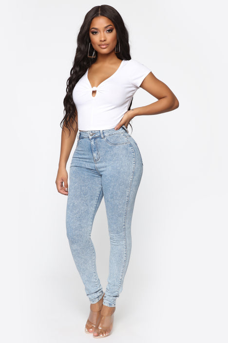 Fashion nova acid wash hot sale jeans