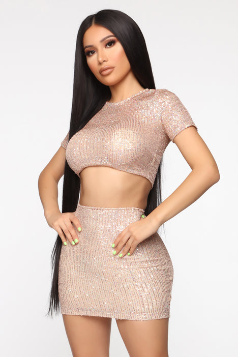 Gold skirt fashion nova 2025