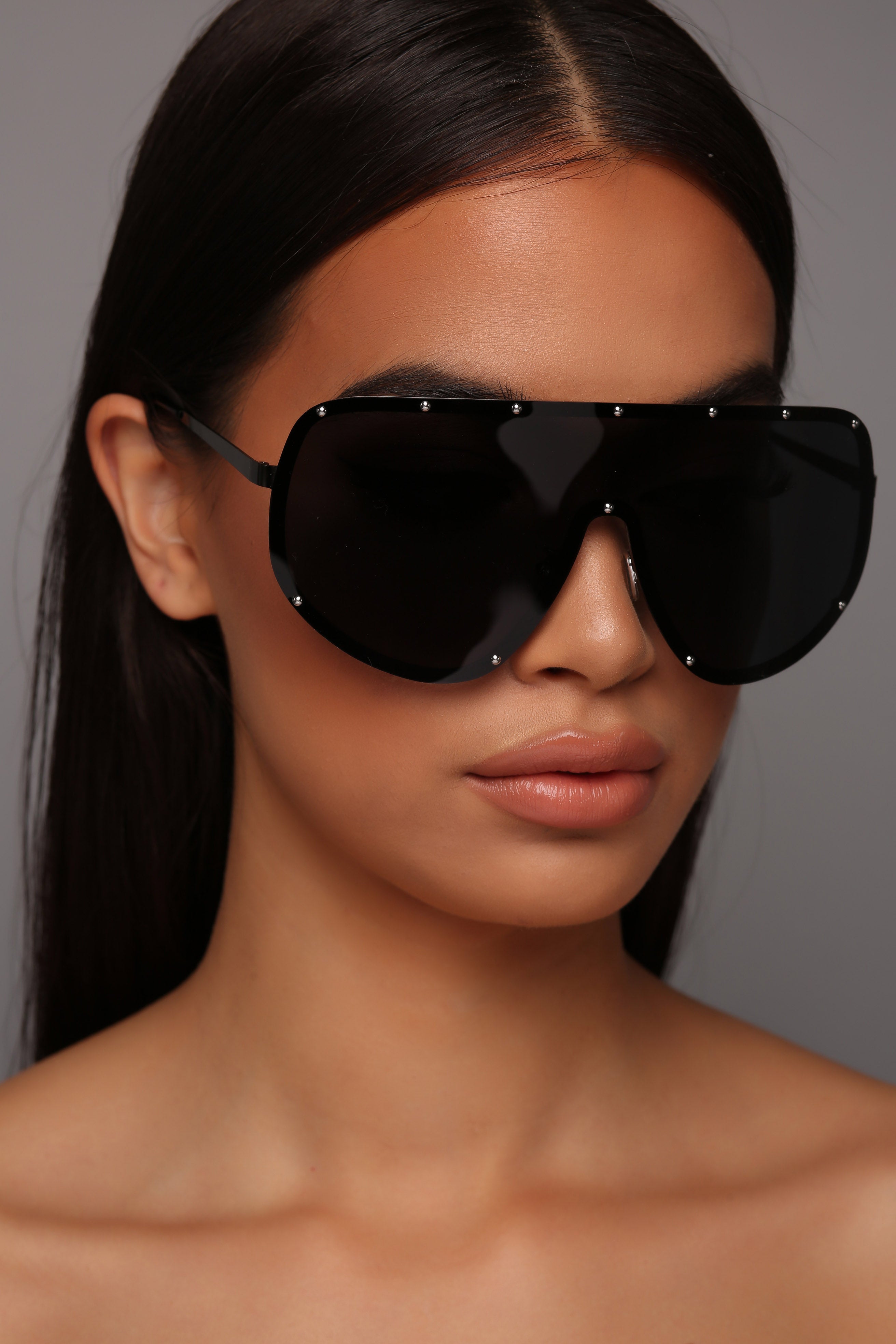 Blog by Thea Basiliou Tagged sunglasses at night