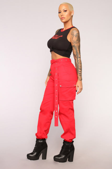 Red cargo hotsell pants fashion nova