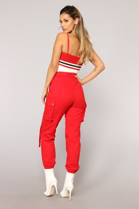 Red camo sales pants fashion nova