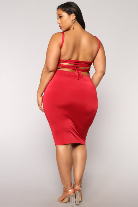 Framed lace up 2025 dress fashion nova