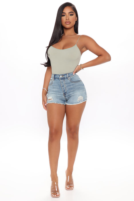 Fashion nova short jeans cheap