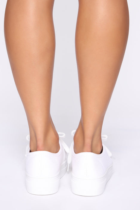 Fashion nova white sneakers discount