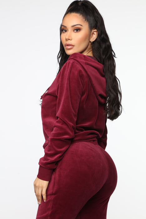 Velour tracksuit fashion nova 2025