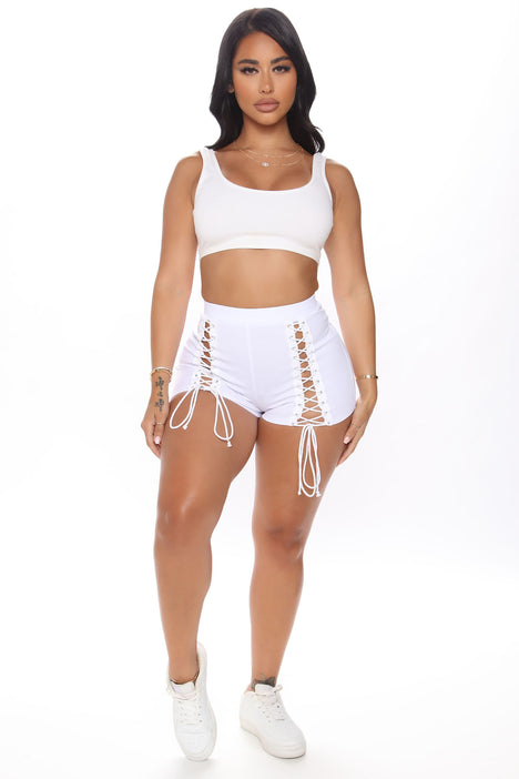 Fashion nova 2024 white shorts