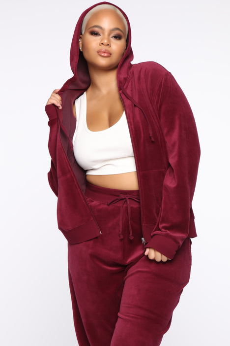 Velour sweatsuit hot sale fashion nova