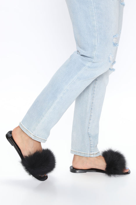 Fashion nova fluffy top slides