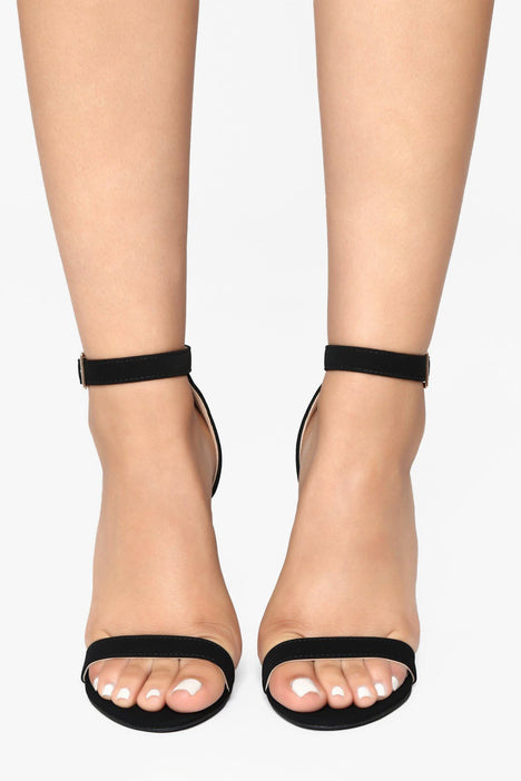 Fashion nova black heels best sale