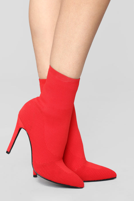 Red boots discount fashion nova