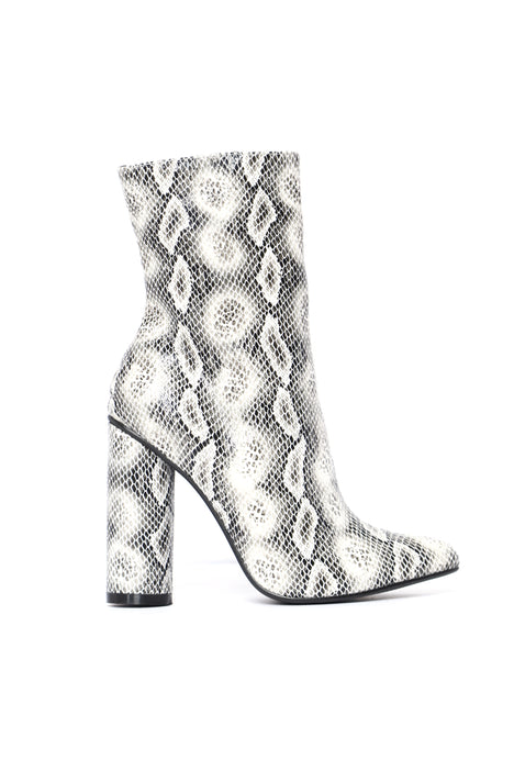 Snakeskin boots fashion online nova