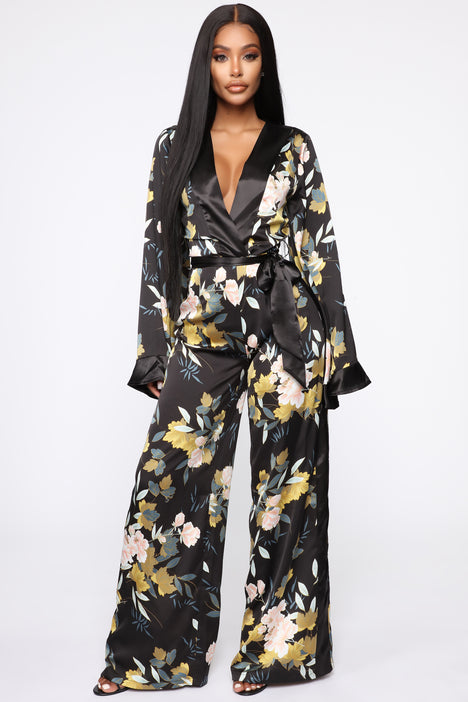 Fashion nova floral jumpsuit store