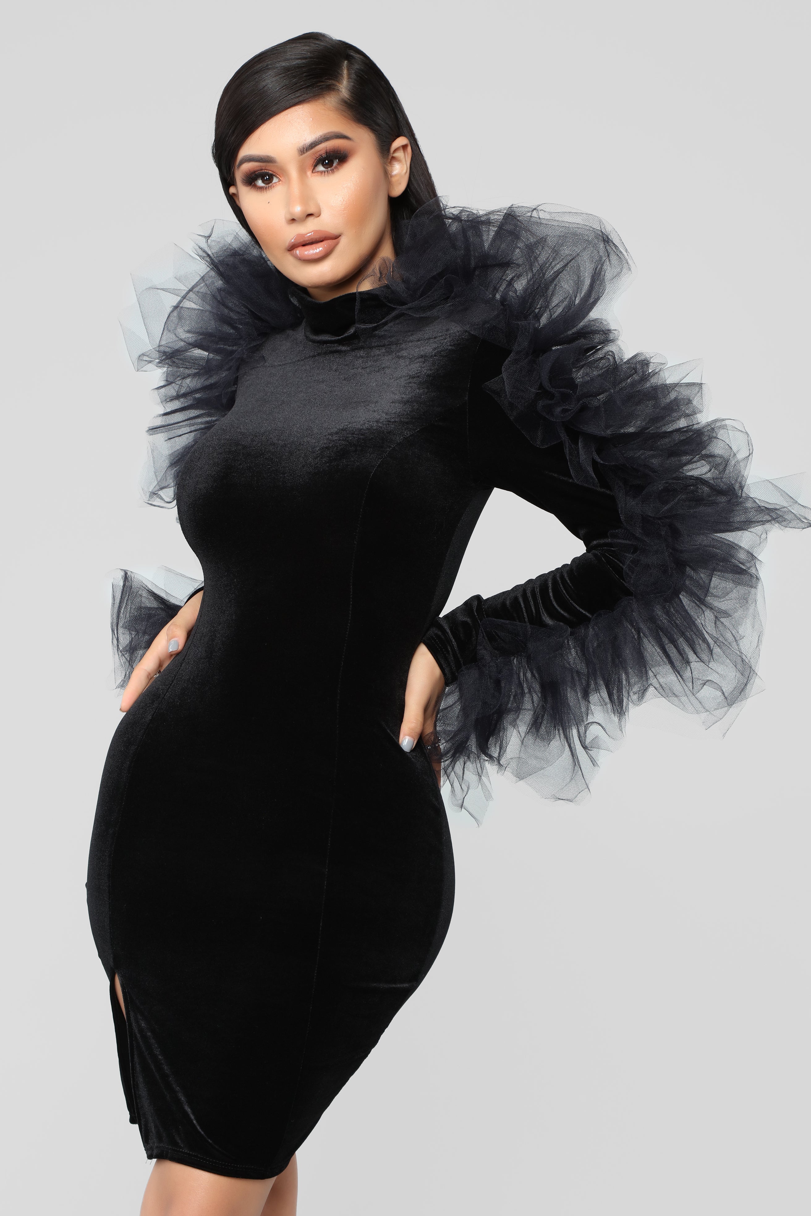 Fashion nova black velvet dress discount
