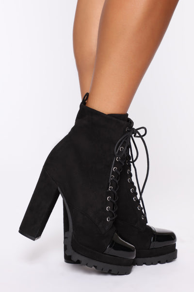 Booties deals fashion nova